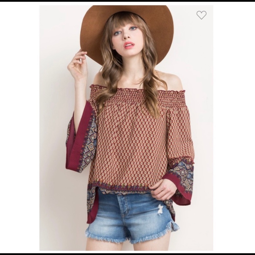 🆕🛍 NEW Off the Shoulder Top 🛍🎀